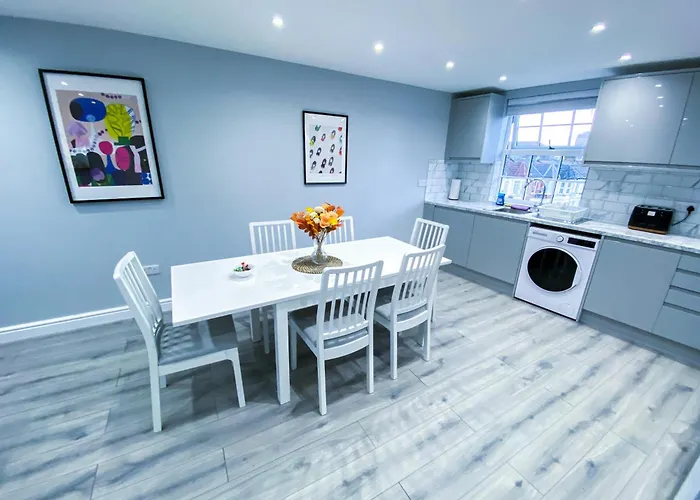Spacious 2-Bedroom Flat In London - F3